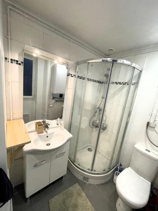 Paris: Appartement Batignolles Bagian luar foto